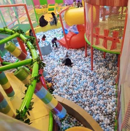 Children playing in the Primecastle play zone